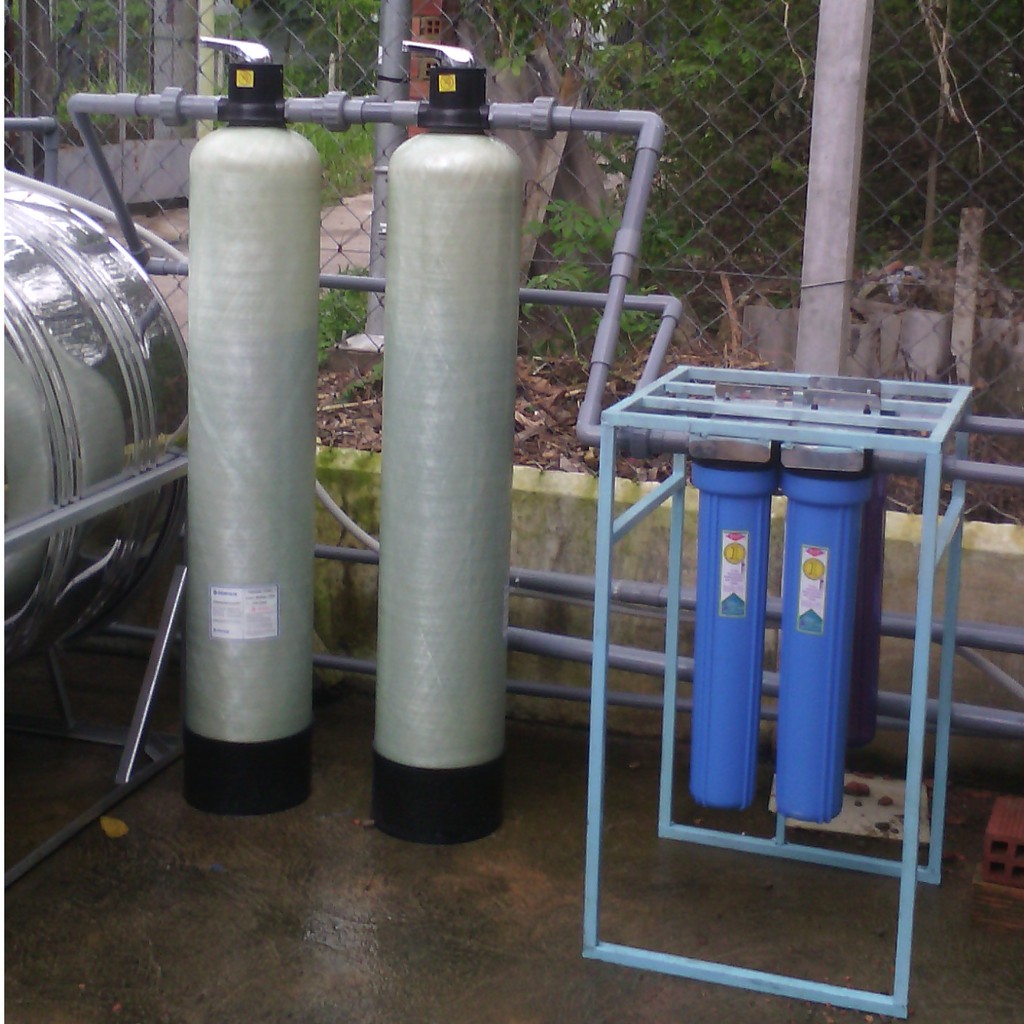 Bộ lọc nước 2 cột Composite xử lý nước nhiễm phèn có đầy đủ vật liệu