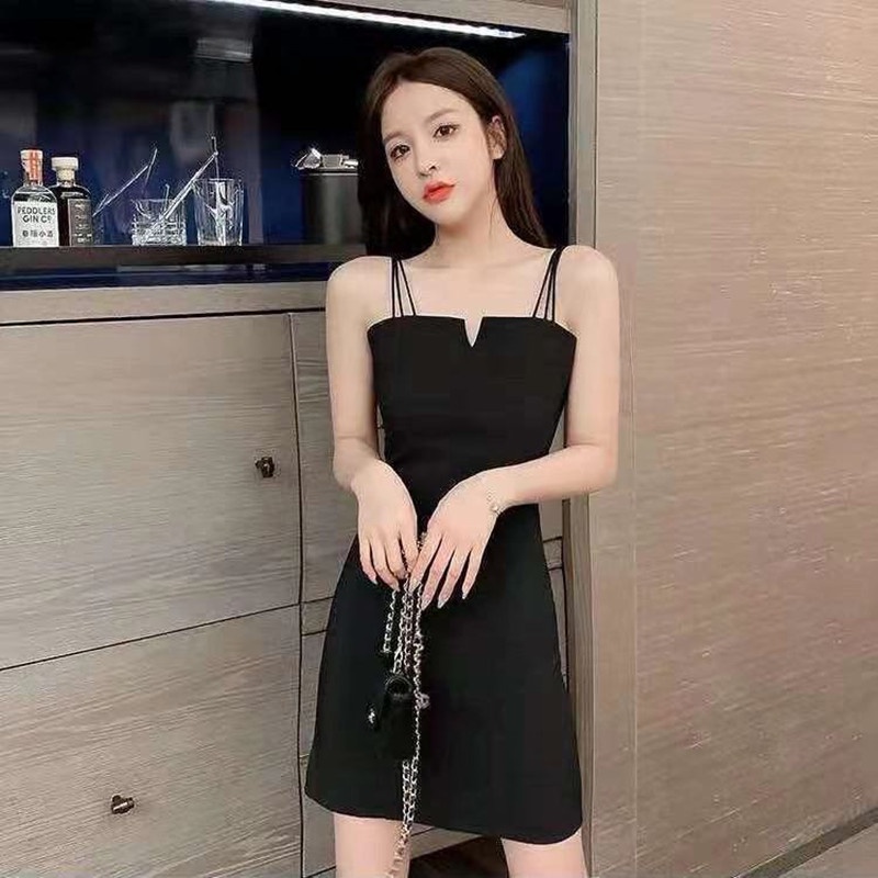 Đầm Hai Dây Cổ Chữ V Màu Đen Trắng Dành Cho Nữ FT7009