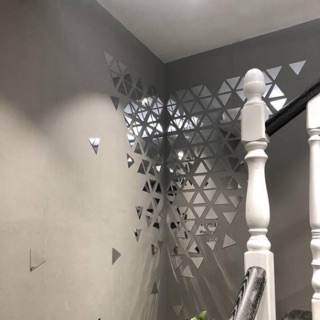 Decal mica dán tường mẫu tam giác sao rơi