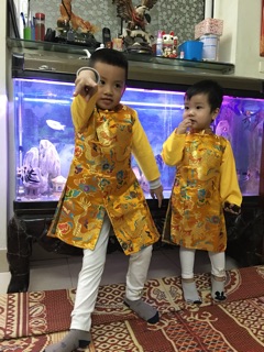 Áo dài gấm pha lụa