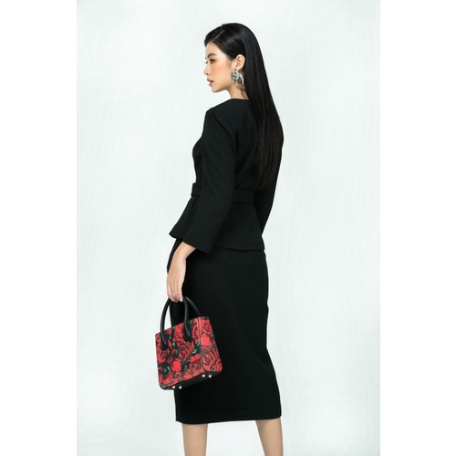 Áo vest nữ đen cổ tròn phối đai | BigBuy360 - bigbuy360.vn