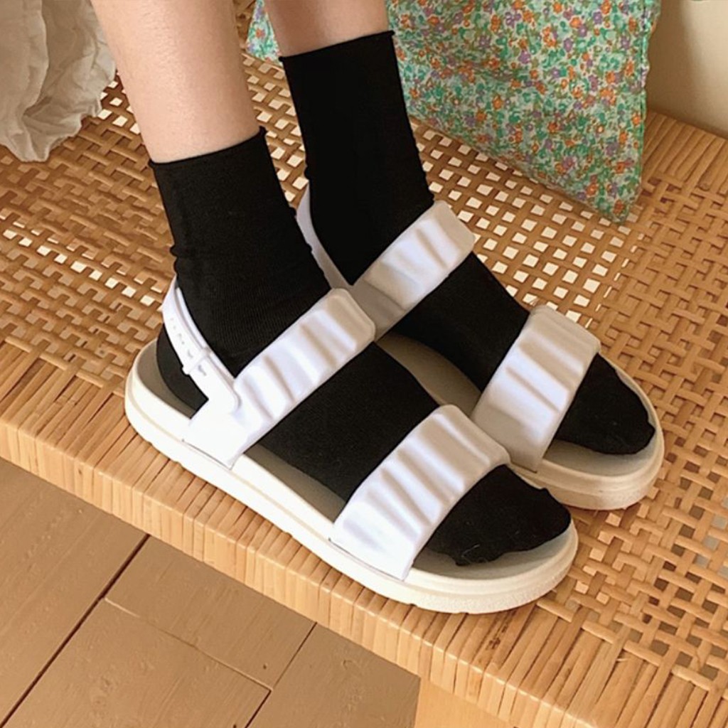 Giày sandal nữ giayBOM quai ngang khóa cài đế cao 2 cm D62