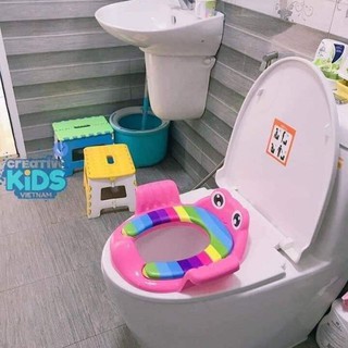 Dụng cụ đi vệ sinh cho bé thu nhỏ bồn cầu