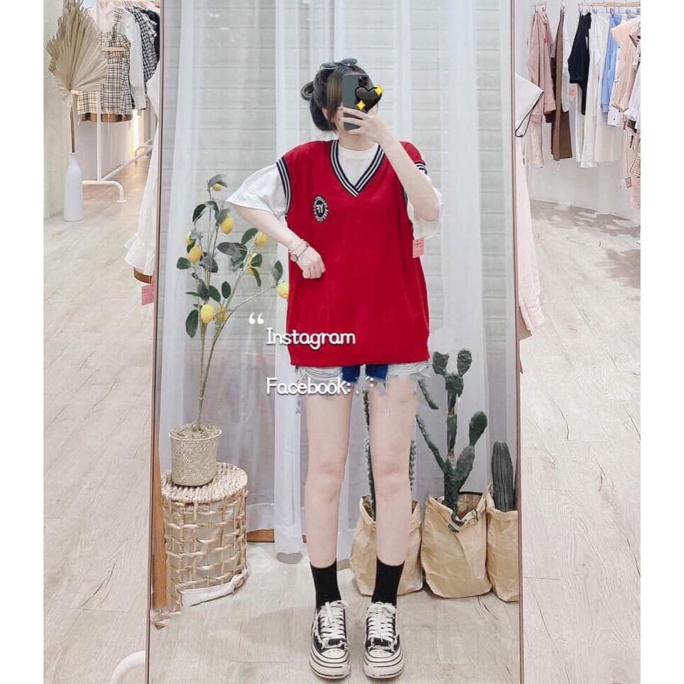 Áo Gile Nữ Kèm Áo Thun Trắng - Set Áo Gile Đỏ Logo Trước Ngực Viền Sọc Cổ V Yellow F Ulzzang Tặng Kèm Áo Trắng Bên Trong