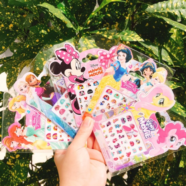 Sticker dán móng cho bé