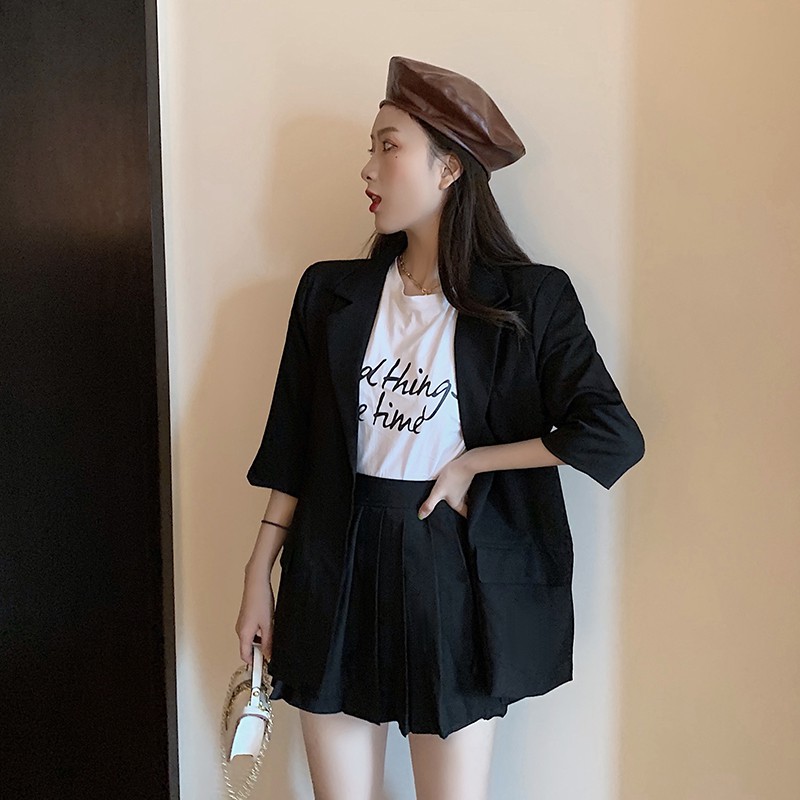 cách mix cool ngầu đồ cá tính nữ màu đen