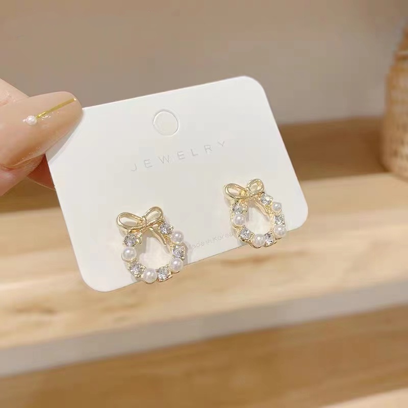 Đôi Khuyên Tai Hình Vòng Hoa Đính Ngọc Trai Thời Trang Mới 2022 bông tai nơ