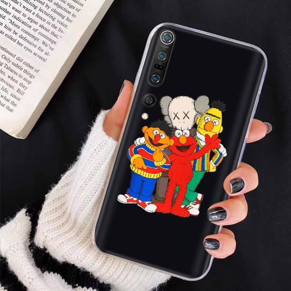 Ốp dẻo trong in hình KAWS cho OPPO RENO 10X ZOOM