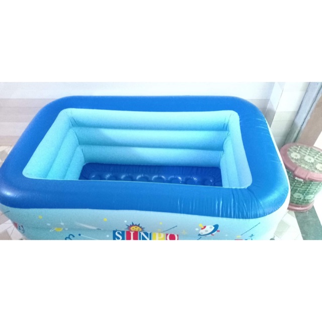 Phao tắm trẻ em