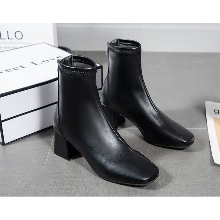 Giày bốt Martin mỏng đế dày thiết kế sành điệu cho nữ | BigBuy360 - bigbuy360.vn