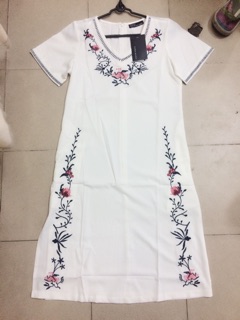 Đầm lụa thêu bông