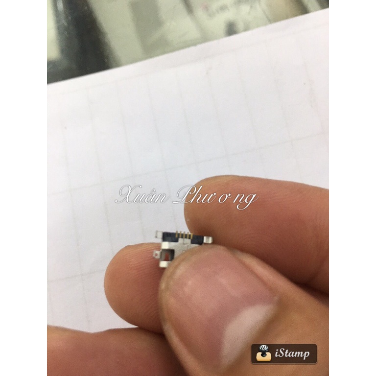 Chân sạc 5 chân (8600) thông dụng, dùng chung cho nhiều đời máy