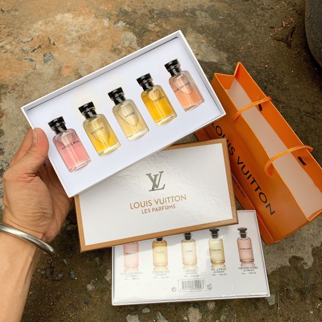 Sét 5 chai nước hoa kèm túi xách siêu đẹp mn | Thế Giới Skin Care