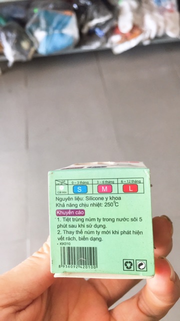 Núm ti cổ nhỏ silicone y khoa( hộp 2 núm)