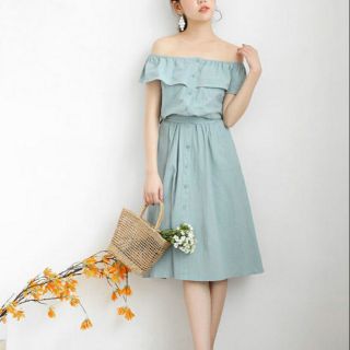 Đầm trễ vai bèo cột eo xanh