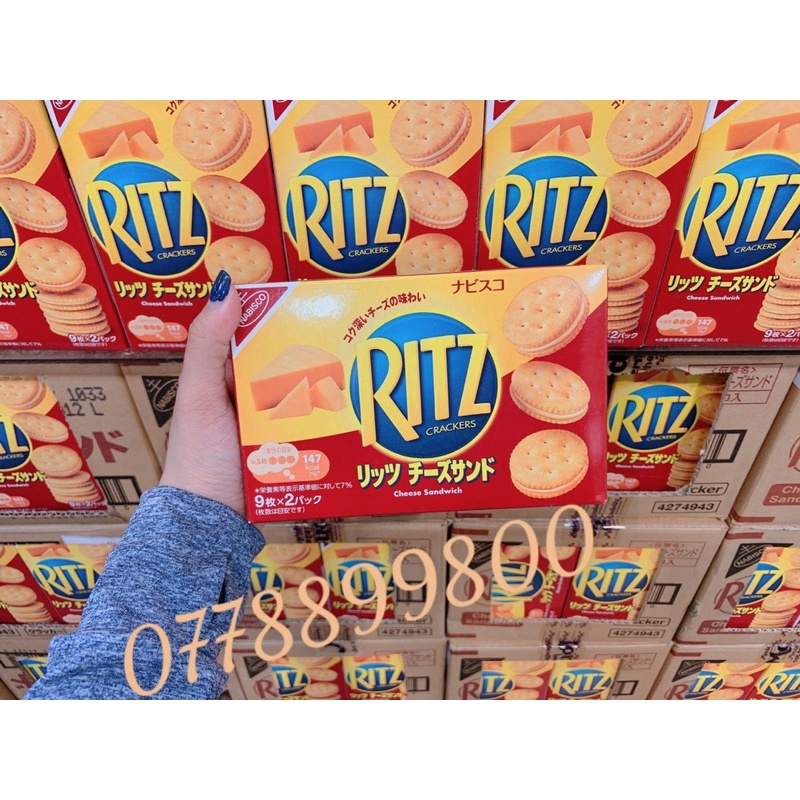 Bánh Ritz Crackers Cheese Sandwich kẹp Phomai hộp 160gr