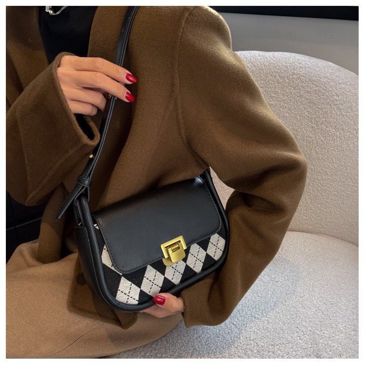 Túi xách đeo chéo nữ giá rẻ đẹp đi chơi phong cách thời trang hàn quốc dễ thương cute DC34