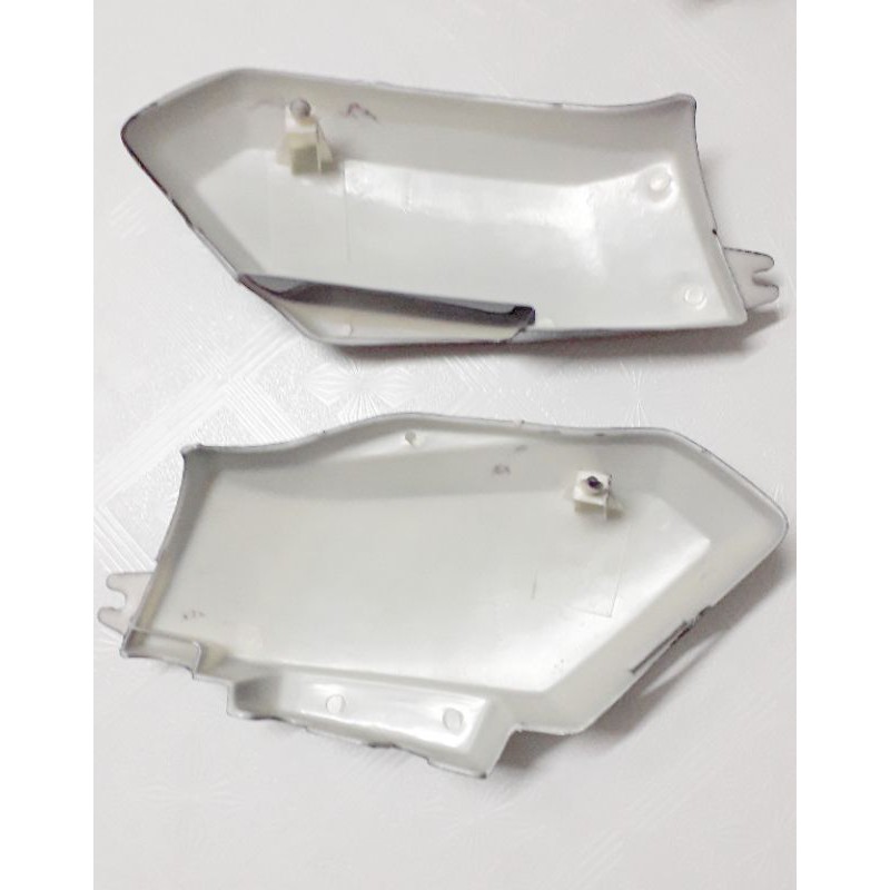 Cốp xe Dream nho 2 bên