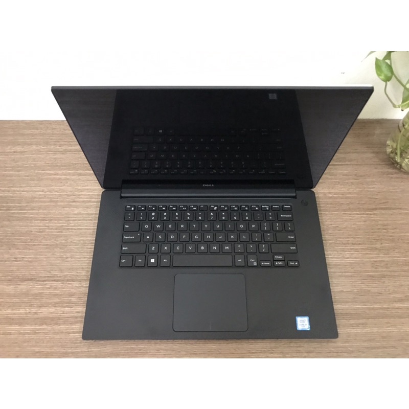 Laptop Dell 5510 cỏre i7 - Đồ hoạ, Thiết kế, Máy trạm giá siêu rẻ cho anh em cần