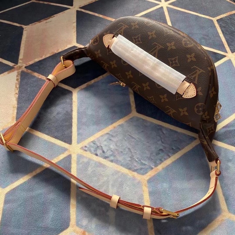 Túi bao tử Louis Vuitton ( hàng nguyên liệu auth)