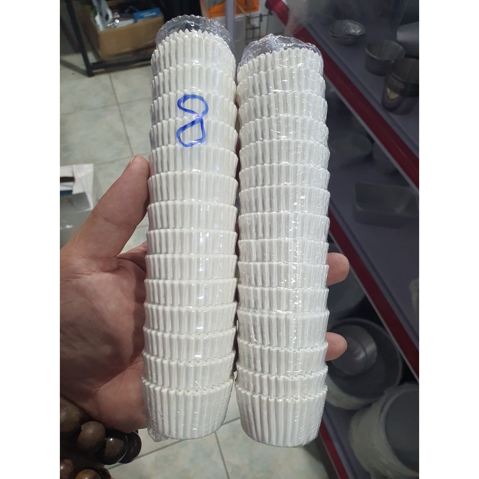 Cup giấy nến trắng 8cm - 9cm .