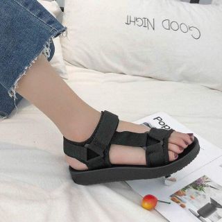 Combo dép Ny và sandal đen
