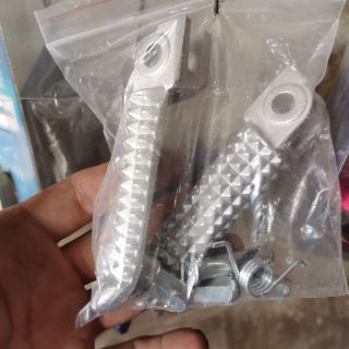 Gác chân trước R15V3,bộ số gẩy