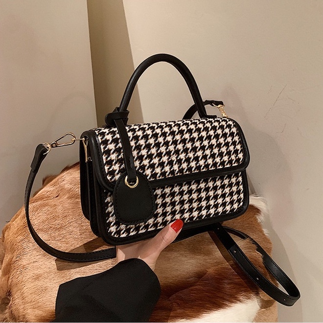 Túi Cầm Tay Linh Store Túi Đeo Chéo Xách Tay Kẻ Dạ Viền Da 2 Màu Phong Cách Hàn Quốc