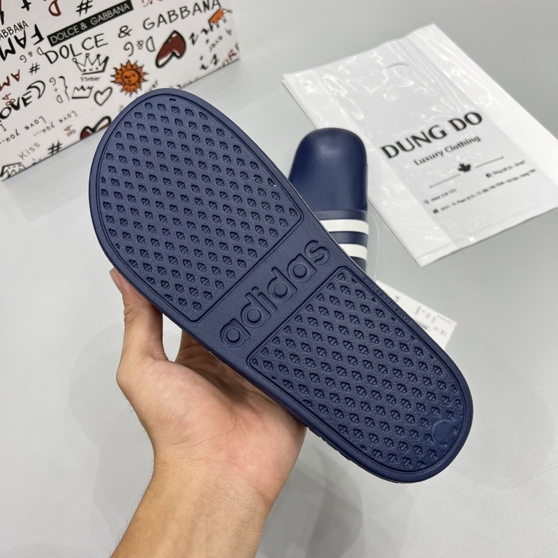 Dép lê Adidas 3 sọc truyền thống đúc nguyên khối - Dép lê nam 3 sọc đúc