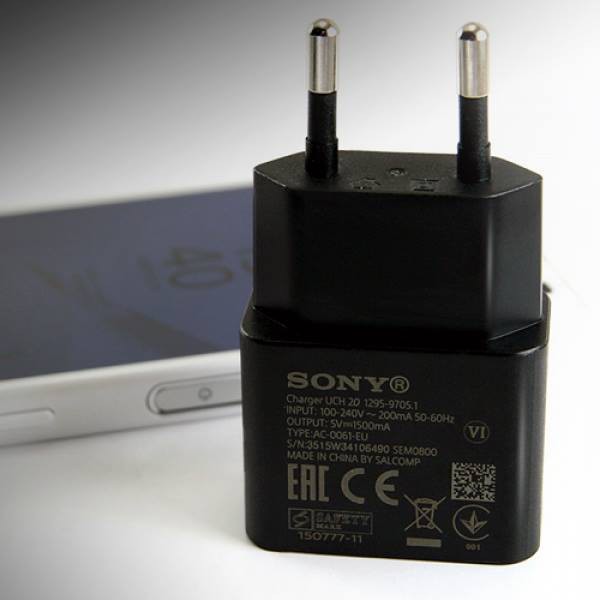 CỦ SẠC SONY UCH20 CHÍNH HÃNG