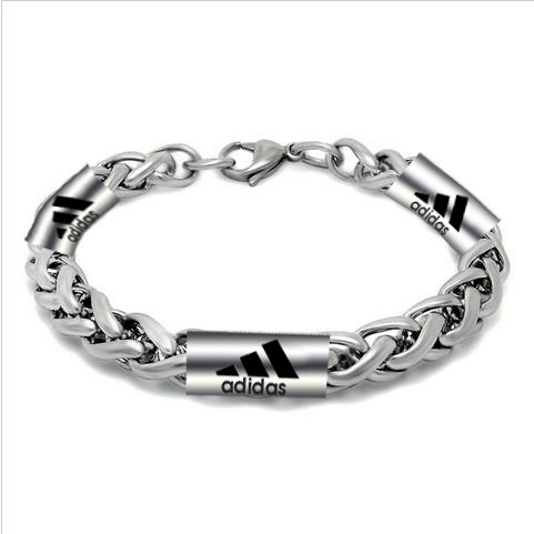 Lắc tay kiểu bông dừa xoắn 5mm bọc 3 khoen tròn khắc kí hiệu A đẹp, không đen, không gỉ đem lại đẳng cấp cho người đeo