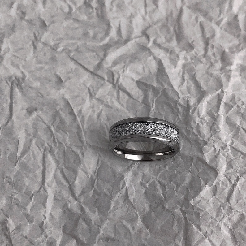 Nhẫn Đeo Tay Bằng Thép Titan Họa Tiết Sọc Caro Phong Cách Harajuku Cho Nam Và Nữ