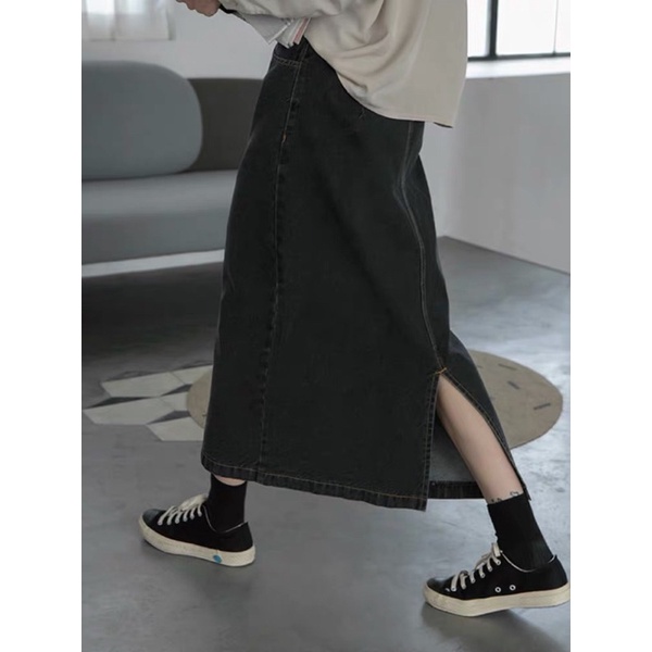 Chân Váy Bò Dài Màu Đen Cài Khuy Xẻ Tà Sau Nữ Tính Black Denim Long Skirts  - 𝑙𝑒𝑚𝑜𝑛𝑎 𝑠𝑡𝑢𝑑𝑖𝑜