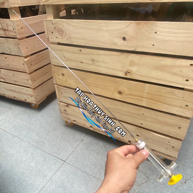 Ống tiêm dài 50cm xịt rêu hại
