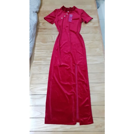 Sườn Xám Nhung Dạ Hội Đỏ Đô Đính Cúc Sang Trọng 40-70kg