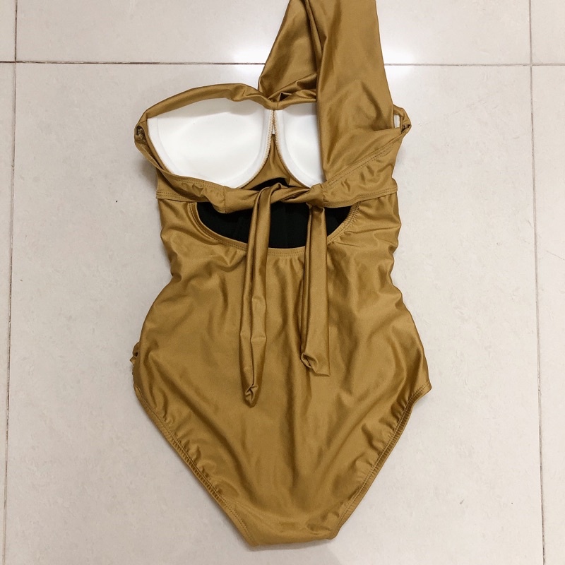 Bikini, đồ bơi liền mảnh chéo vai màu vàng trà ánh kim sang chảnh