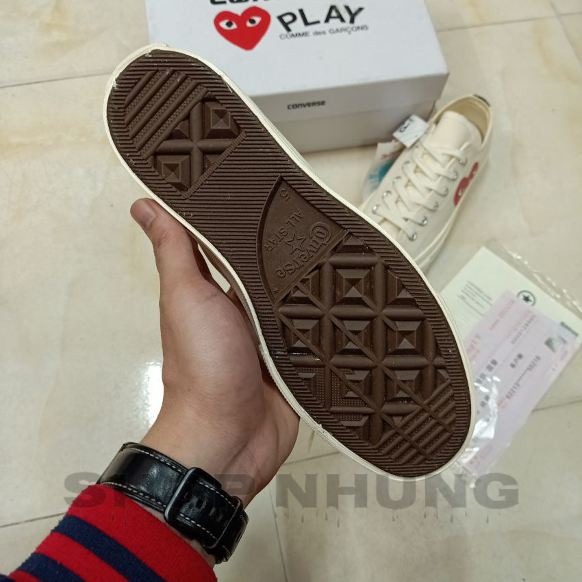 Giày sneaker converse play tim nam nữ cổ thấp màu trắng sữa