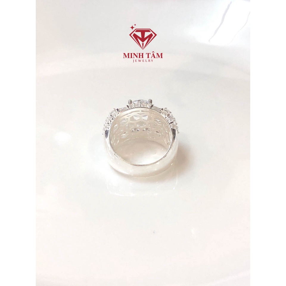 Nhẫn nam bạc 950 có lót lòng ổ đá chủ 8 ly viền đá piaget-Minh Tâm Jewelry