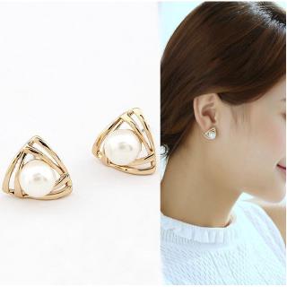 Khuyên Tai Hình Tam Giác Rỗng Đính Hạt Trắng Thanh Lịch