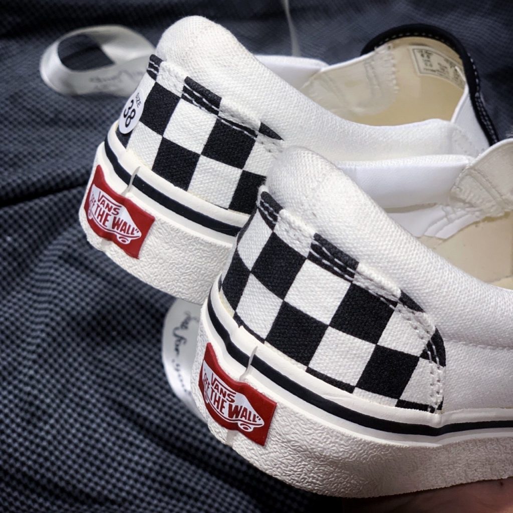 Giày Thể Thao Nam Nữ Giá Rẻ, Giầy Vans Caro Slip On Trắng Đen, Giày Vans Vault Old Skool Vải Cao Cấp | BigBuy360 - bigbuy360.vn