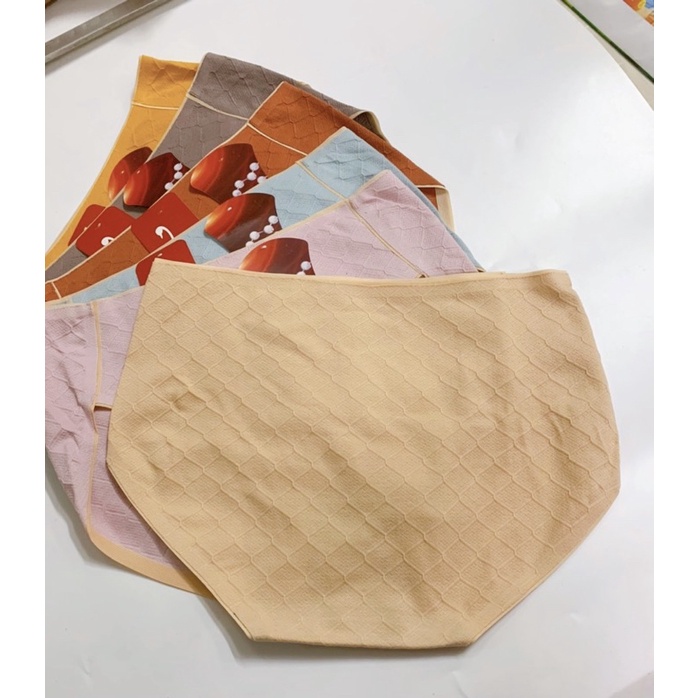 (1cái) Quần lót cạp cao co giãn 4 chiều, đáy sợi than tre kháng khuẩn khử mùi, phom 50-65kg, vòng 3 90-105cm. Sumo6155