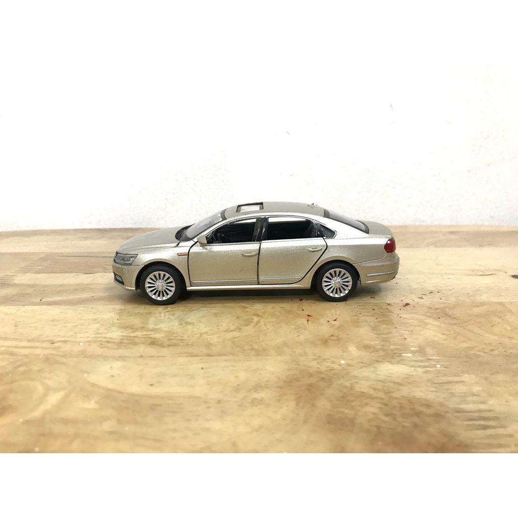 Mô hình xe Volkswagen Passat _ Tỷ lệ 1:32