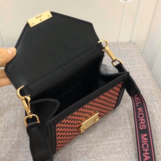 Túi Michael Kors dây bảng lớn