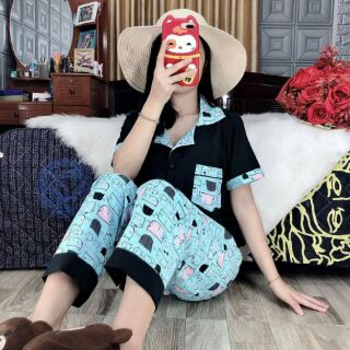 Quần áo lộn xộn