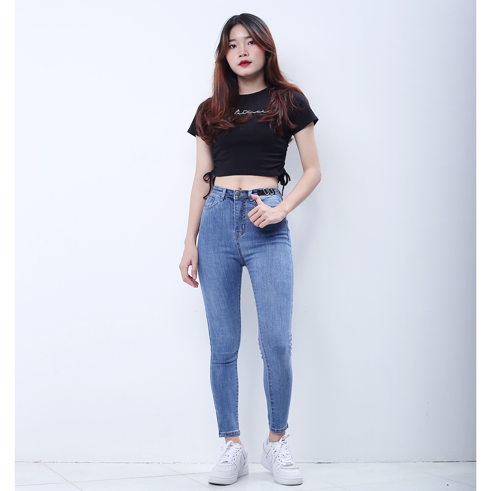Quần jeans dài nữ co giãn SAIGONJEAN cạp thường phối dây nịt đen màu xanh nhạt QD031