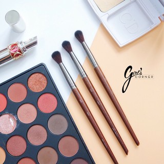CỌ ĐÁNH HỐC MẮT MAKE UP FOREVER 242