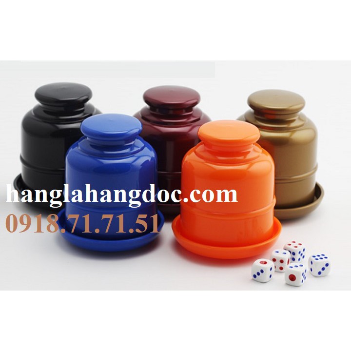 Đồ chơi lắc xí ngầu bằng nhựa V2, tặng kèm 05 viên xúc xắc