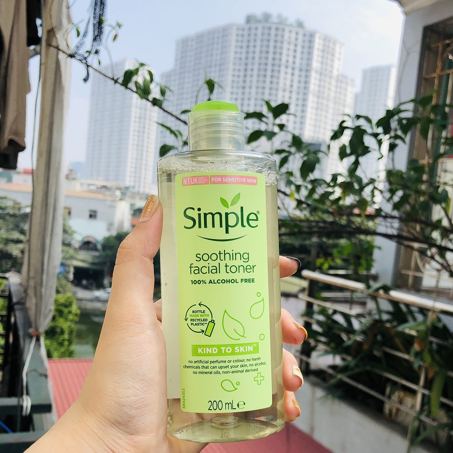 Nước Hoa Hồng Simple Soothing Facial Toner 200ml