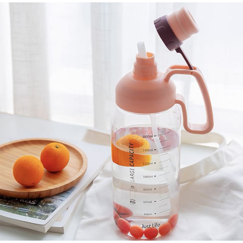 Bình Đựng Nước Sports Cup Phong Cách Thể Thao Có Ống Hút Và Dây Đeo Tiện Lợi 1800ml