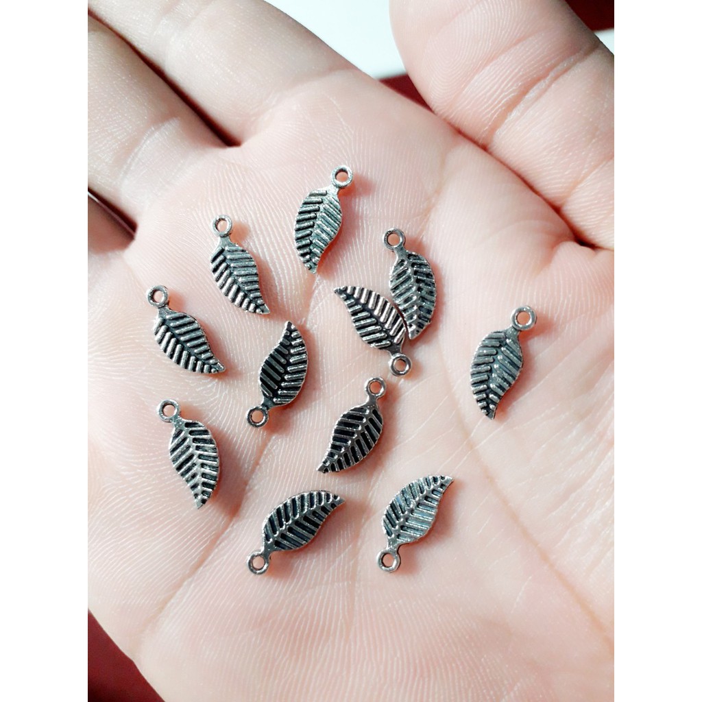 Charm sỉ giá rẻ : 50 gram = 23k / 1 gói [ Charm bạc cổ giá sỉ TPHCM ]